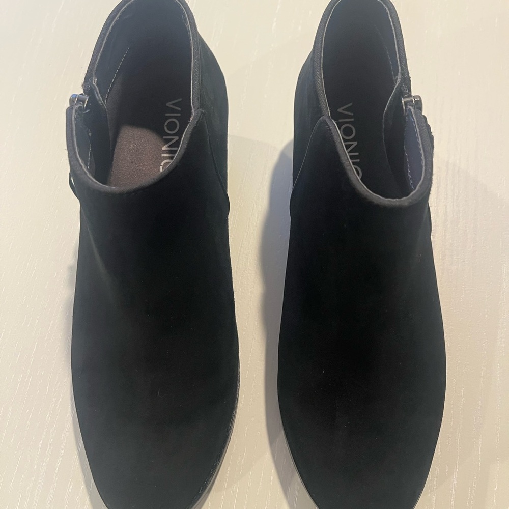 Vionic Serena Black Suede Leather Tassel Ankle Booties Size 7